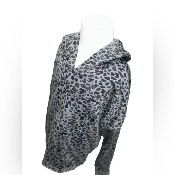 Old Navy girls M 8 gray black cheetah crop hoodie - Picture 3 of 9